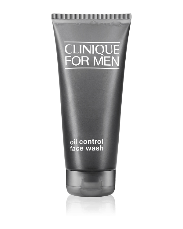 Clinique For Men™ Face Wash Oily Skin Formula, Normaalille ja rasvoittuvalle iholle sopiva öljytön puhdistusaine puhdistaa ihon huolellisesti jättäen sen raikkaaksi ja miellyttävän tuntuiseksi.